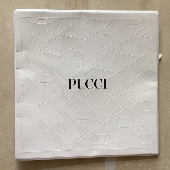 Emilio Pucci Large 100% Silk Square Scarf Abstract Pattern Box Included Gorgeous - Picture 7 of 11